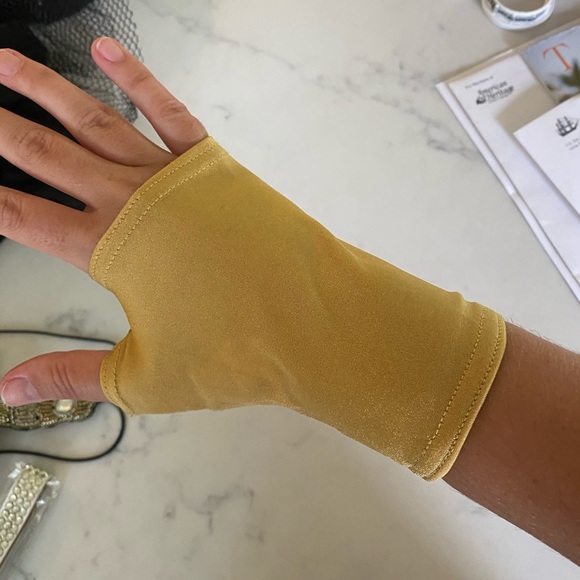 Accessories - Assorted Costume Gloves